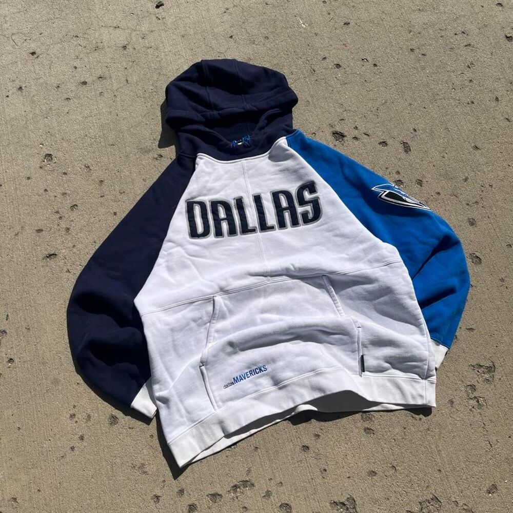Vintage 2000s Reebok NBA Fusion Dallas Mavericks Basketball Hoodie